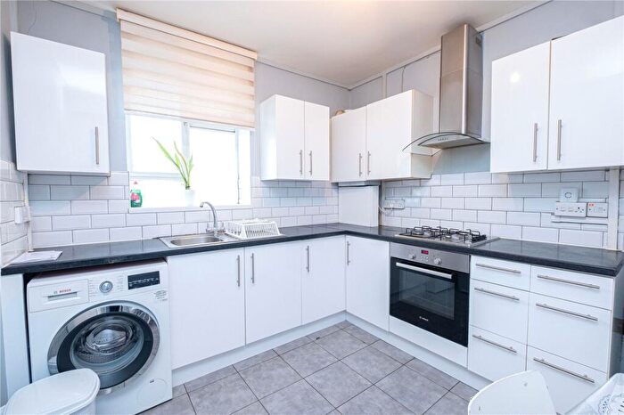 3 Bedroom Apartment To Rent In Finnemore House, Britannia Row, Islington, London, N1