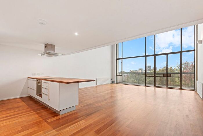 2 Bedroom Flat To Rent In Union Wharf, Wenlock Road, N1