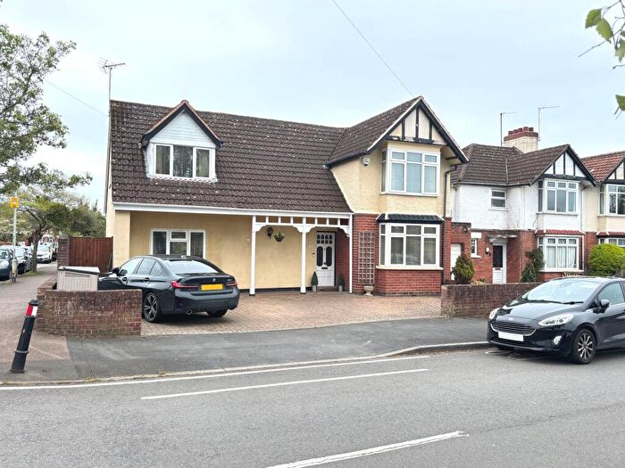 4 Bedroom Detached House For Sale In Kenilworth Avenue, Gloucester, GL2