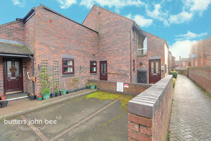 2 Bedroom Apartment For Sale In Wesley Close, Nantwich, CW5