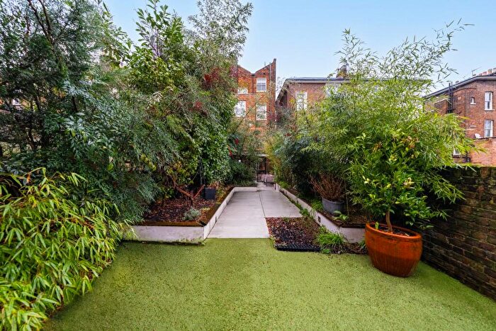 4 Bedroom House For Sale In Clifton Hill, St. John's Wood, London, NW8