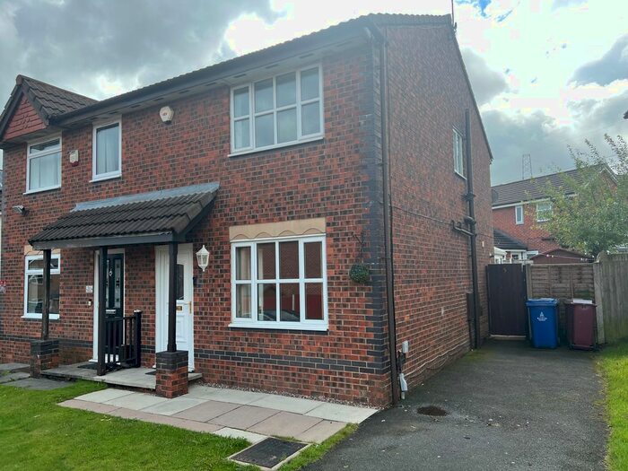 3 Bedroom Semi Detached House For Sale In Leeward Close, Lower Darwen, Darwen, BB3