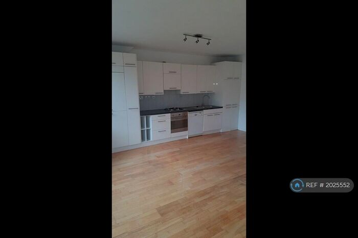 2 Bedroom Flat To Rent In London, London, E8