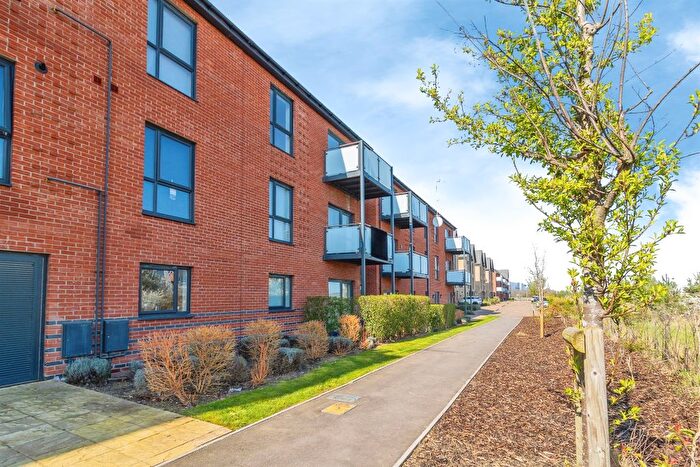 1 Bedroom Flat For Sale In Warren Way, Glebe Farm, Milton Keynes, MK17