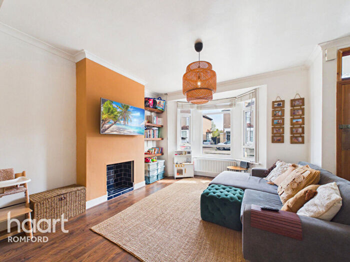 3 Bedroom Terraced House For Sale In Olive Street, Romford, RM7