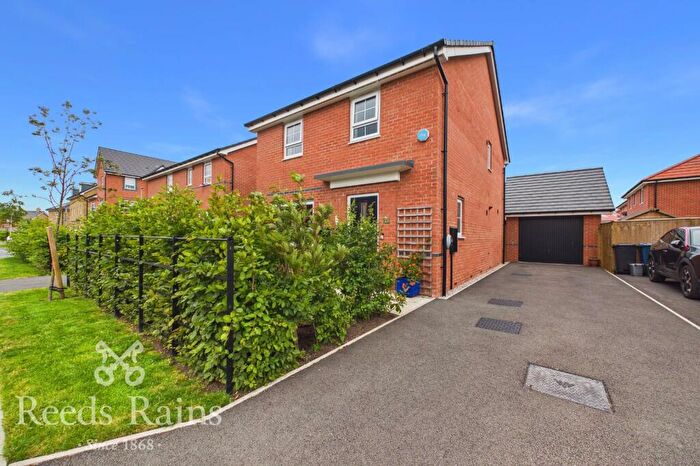 4 Bedroom Detached House For Sale In Roadtrain Avenue, Leyland, Lancashire, PR26