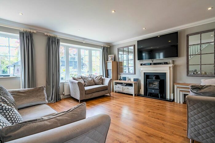 3 Bedroom Semi-Detached House For Sale In Meadowgate, Stock, CM4