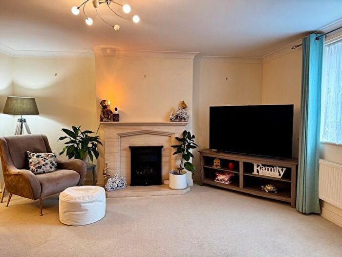 3 Bedroom Property To Rent In Hillyfields, Taunton, TA1