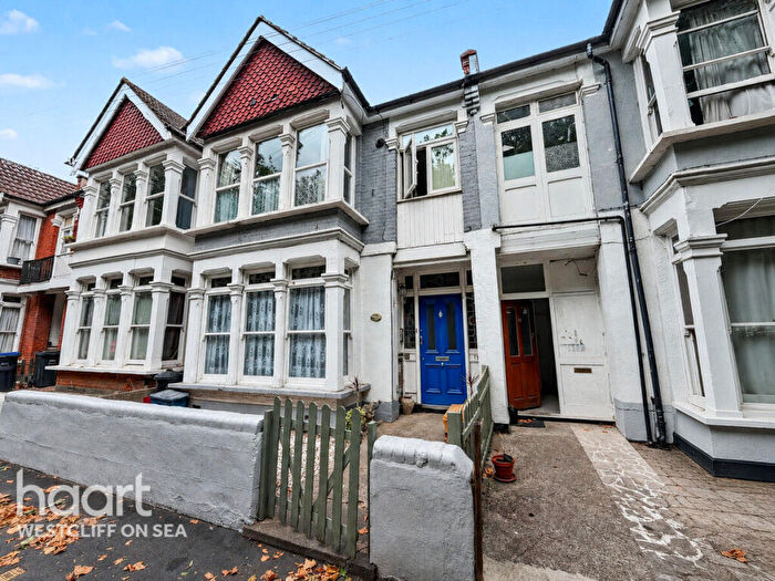 2 Bedroom Flat For Sale In Warrior Square North, Southend-On-Sea, SS1