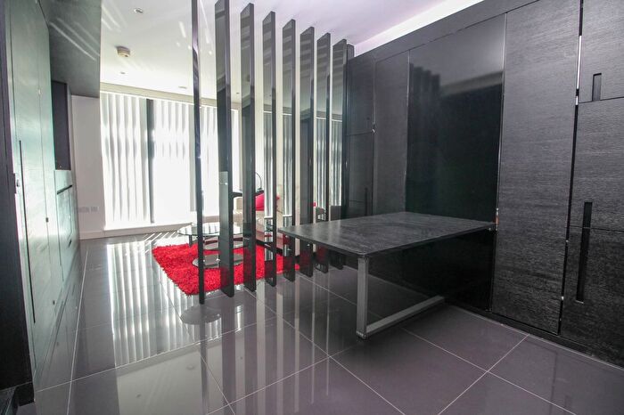 Studio To Rent In East Tower, Pan Peninsula Square, Canary Wharf, London, E14