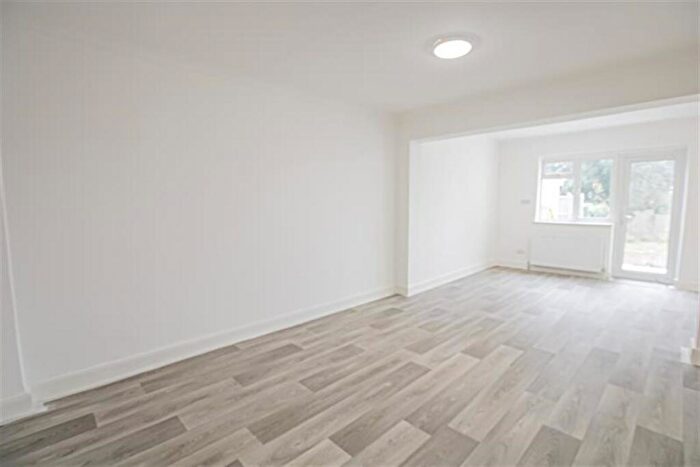 4 Bedroom House To Rent In St Margarets Road, Edgware, Middlesex, HA8