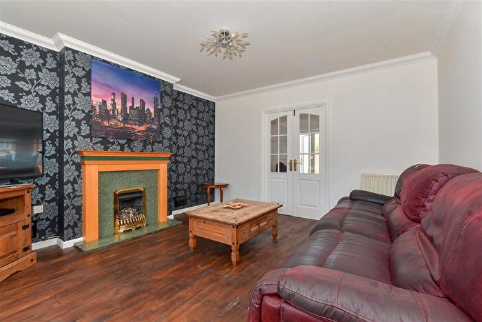 6 Bedroom Detached House For Sale In Barley Way, Ashford, Kent, TN23