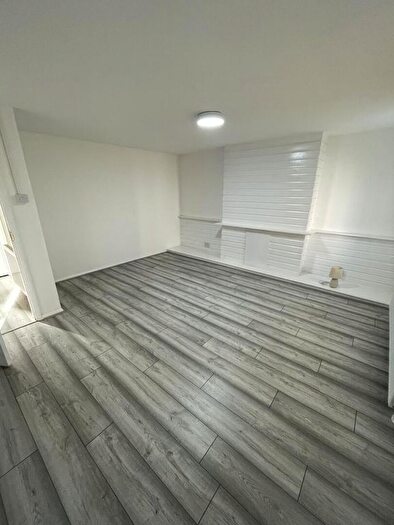 2 Bedroom Flat To Rent In Midhurst Avenue, Croydon, CR0