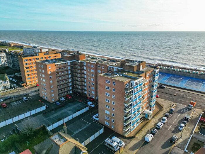 3 Bedroom Flat For Sale In Kingsway, Hove, BN3