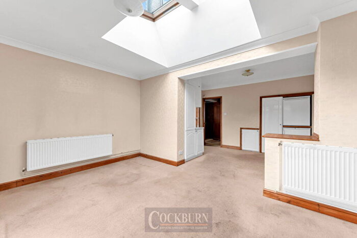 2 Bedroom Semi-Detached House For Sale In Monmouth Close, Welling, DA16