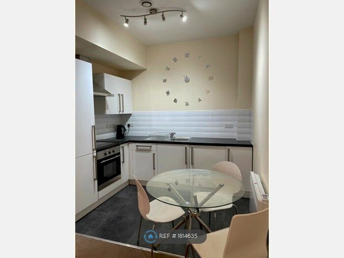 1 Bedroom Flat To Rent In Commercial Street, Morley, Leeds, LS27