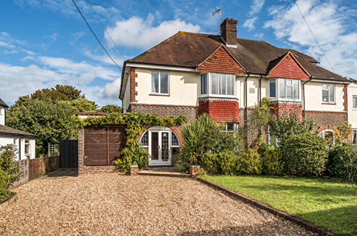 3 Bedroom Semi-Detached House For Sale In Mount Pleasant Road, Alton, Hampshire, GU34