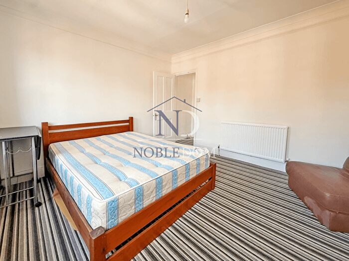2 Bedroom Terraced House For Sale In Bristow Road, Hounslow, TW3