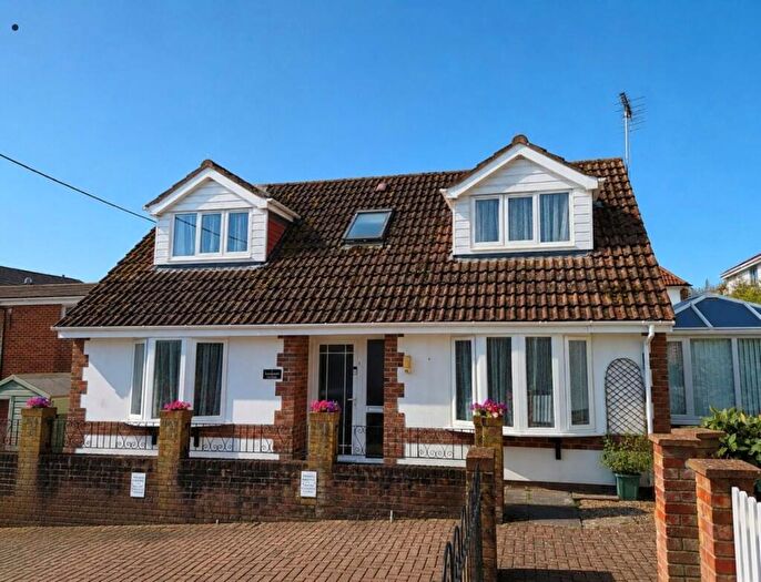 2 Bedroom Detached Bungalow For Sale In York Road, Seaton, Devon, EX12