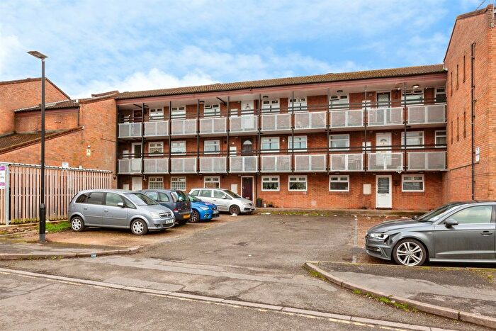 2 Bedroom Flat For Sale In Stratfield Road, Slough, SL1