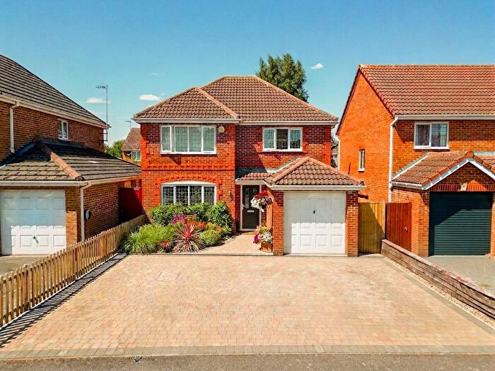 4 Bedroom Detached House For Sale In Briskman Way, Aylesbury, HP21