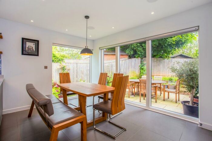 4 Bedroom Detached House To Rent In Kings Hollow Charlton Kings, GL53