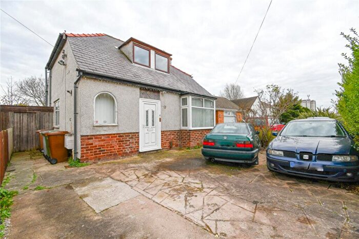 2 Bedroom Bungalow For Sale In Chapelhill Road, Moreton, Wirral, CH46