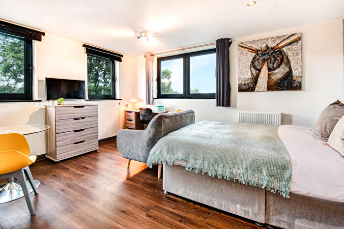 1 Bedroom Flat To Rent In Cardigan Lane, Leeds, LS4