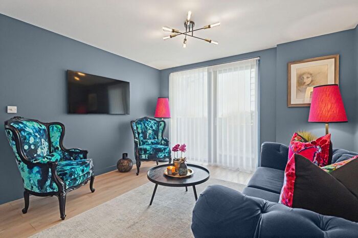 1 Bedroom Flat For Sale In Meadowside Quay Walk, Partick, G11