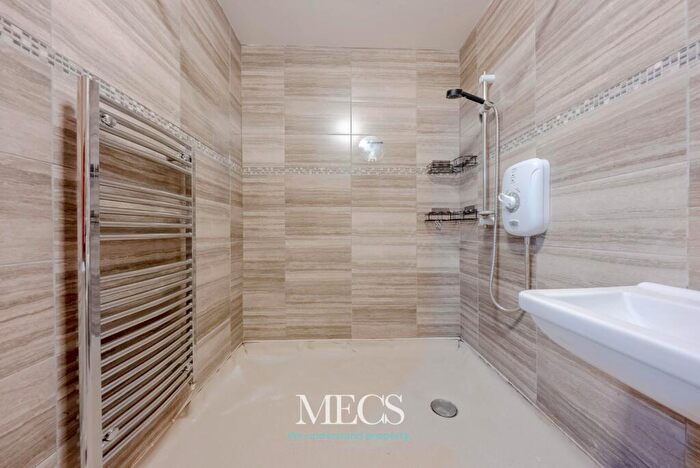2 Bedroom Apartment To Rent In Regent Court, Binswood Road, Halesowen, West Midlands, B62