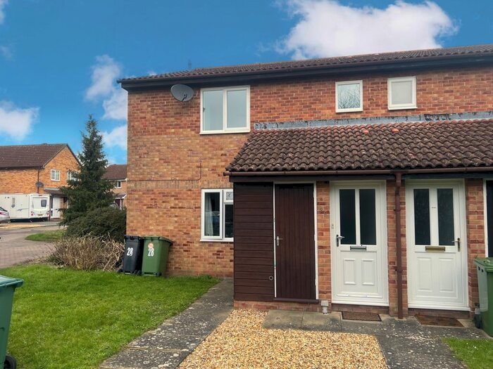 Studio To Rent In Woodley Close, Abingdon-On-Thames, Oxfordshire, OX14