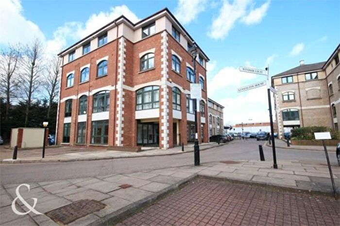1 Bedroom Flat To Rent In Kensington House, Corner Hall, Hemel Hempstead, Hertfordshire, HP3