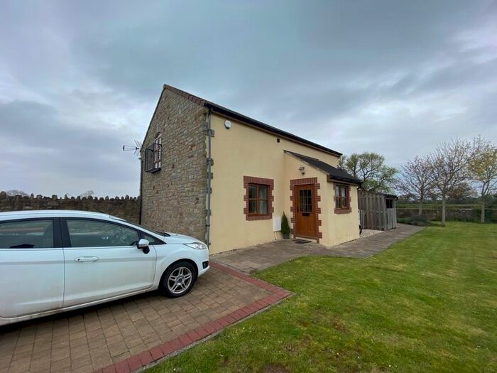 2 Bedroom Property To Rent In Severn Road, Pilning, Bristol, BS35