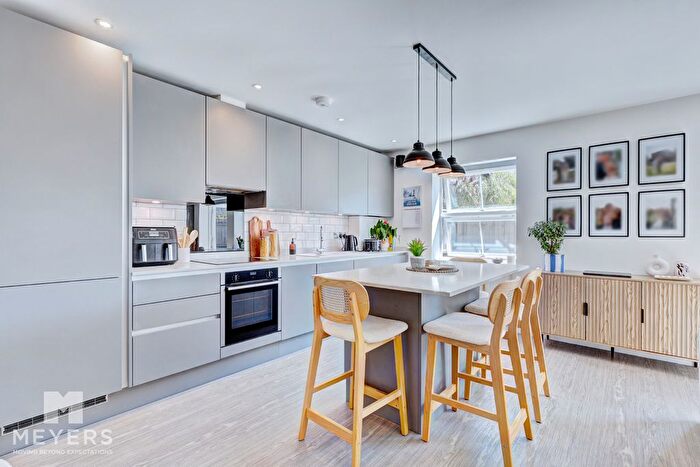 2 Bedroom Flat For Sale In Southbourne Road, Bournemouth, BH6