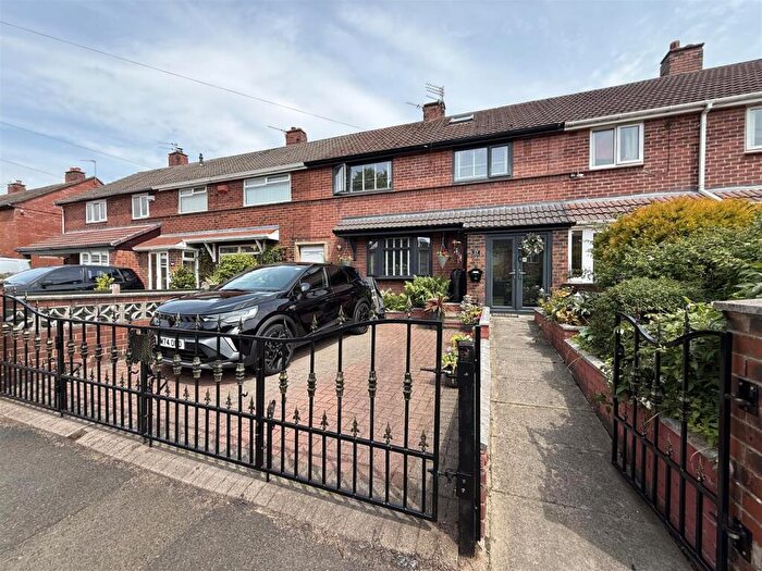 3 Bedroom Terraced House For Sale In Reins Lee Road, Ashton-Under-Lyne, OL7