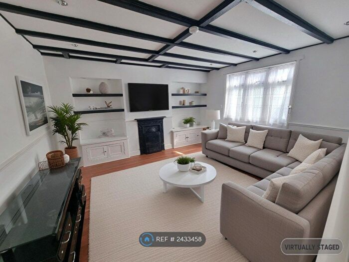 5 Bedroom End Of Terrace House To Rent In Edgeworth Road, London, SE9