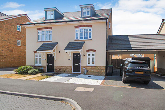 3 Bedroom Semi-Detached House To Rent In Lakeside Drive, Wixams, MK42