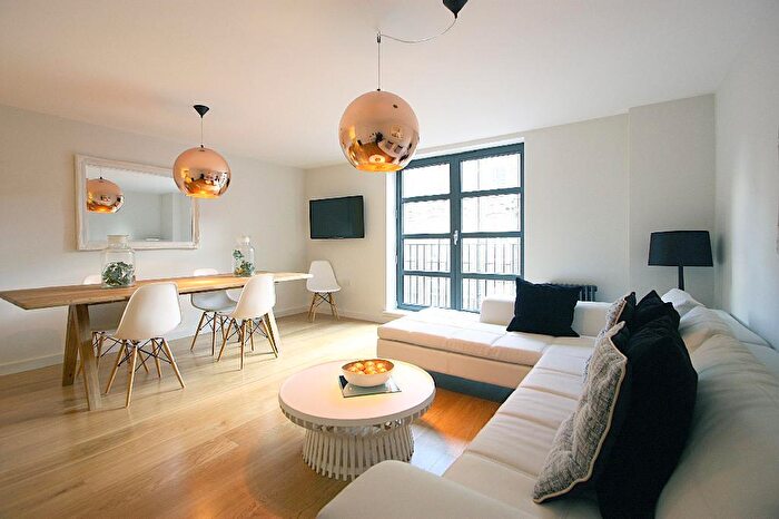 3 Bedroom Apartment To Rent In Shoreditch, London, EC2A