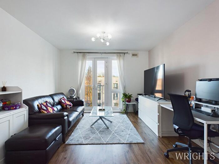 2 Bedroom Apartment For Sale In Broadwater Road, Welwyn Garden City, AL7
