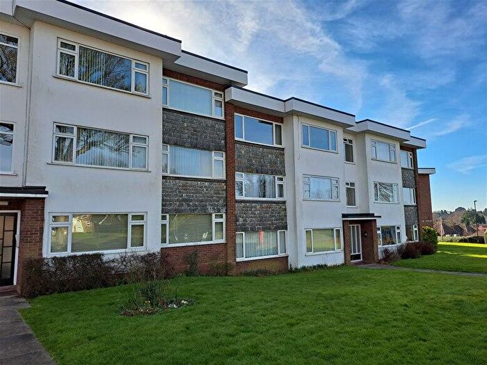 2 Bedroom Flat To Rent In Hill Village Road, Four Oaks, Sutton Coldfield, B75