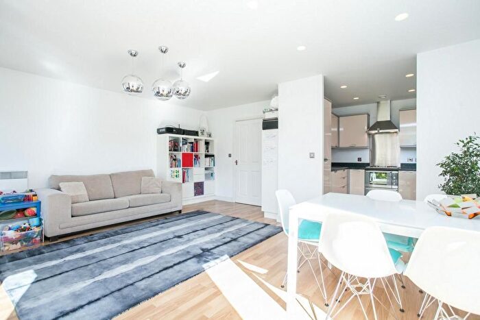 3 Bedroom Flat To Rent In Fenland House, Harry Zeital Way, London, Greater London, E5