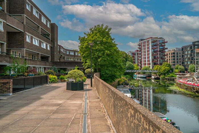 1 Bedroom Flat For Sale In Galba Court, Augustus Cl, Brentford, TW8
