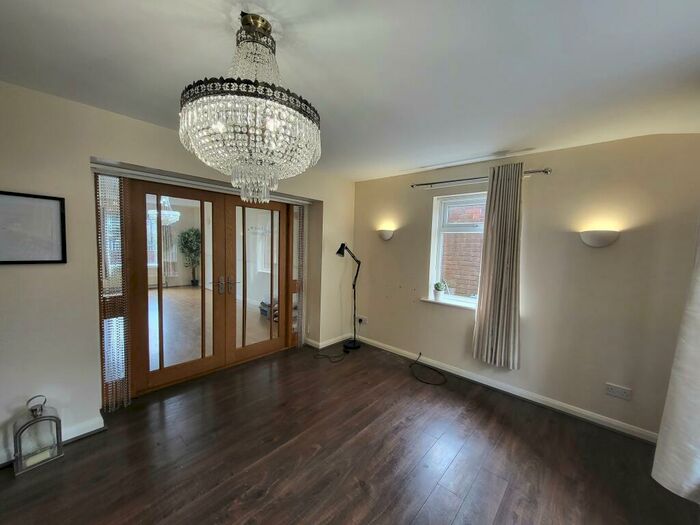 3 Bedroom House To Rent In Strensall Green, Bradford, BD6