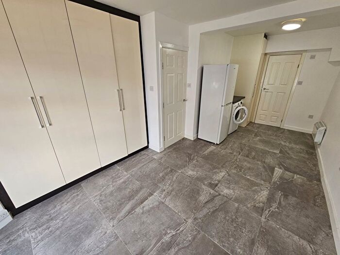 1 Bedroom Flat To Rent In Mill Farm Crescent, Whitton, Hounslow, TW4