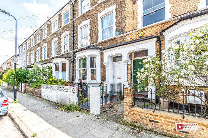 3 Bedroom Maisonette To Rent In Linscott Road, Lower Clapton, Hackney, E5