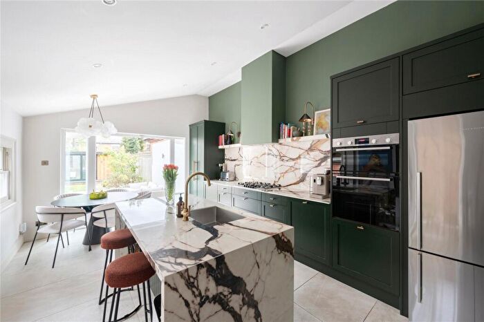 2 Bedroom Apartment For Sale In Malwood Road, Nightingale Triangle, SW12