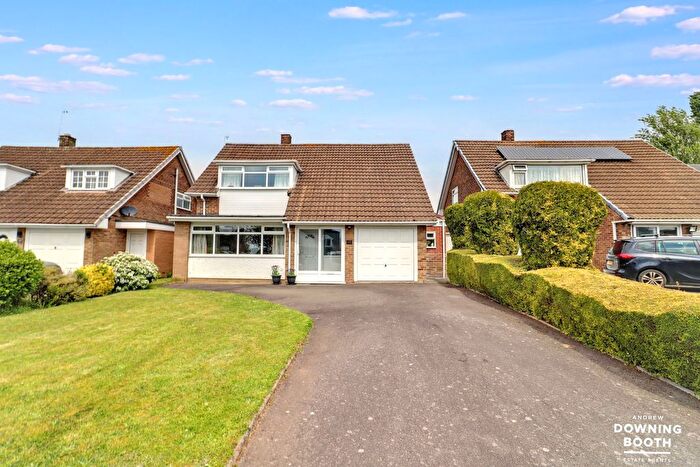 3 Bedroom Detached House For Sale In Gloucester Road, Walsall, WS5