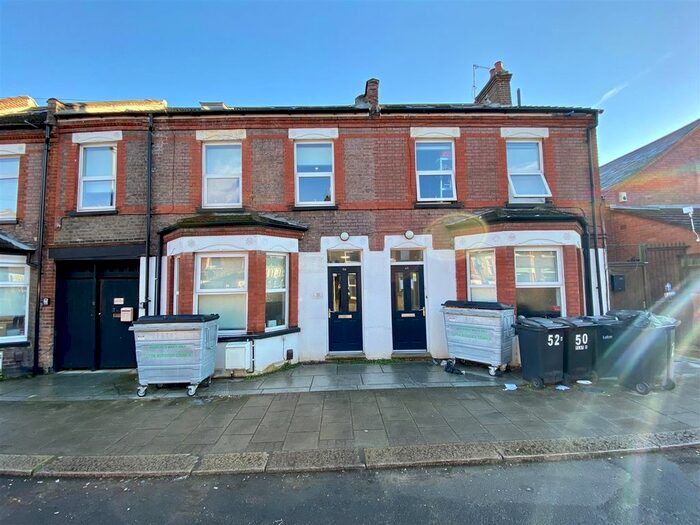 3 Bedroom Flat To Rent In Reginald Street, Luton LU2
