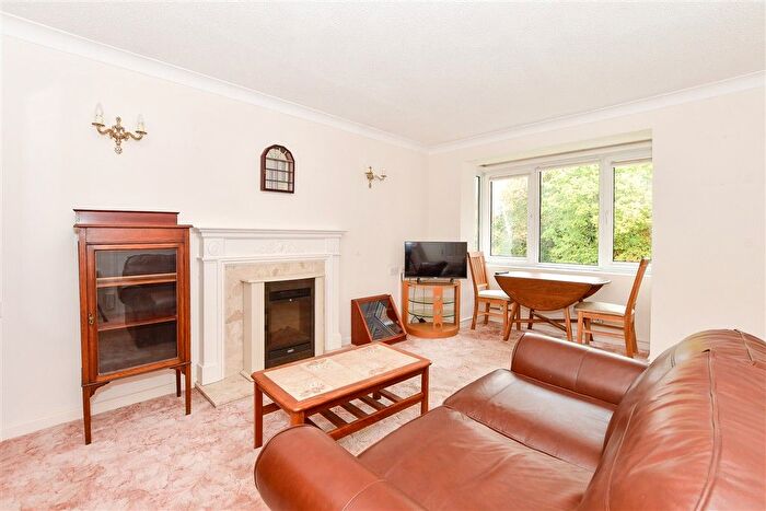 1 Bedroom Flat For Sale In Heath Road, Haywards Heath, West Sussex, RH16