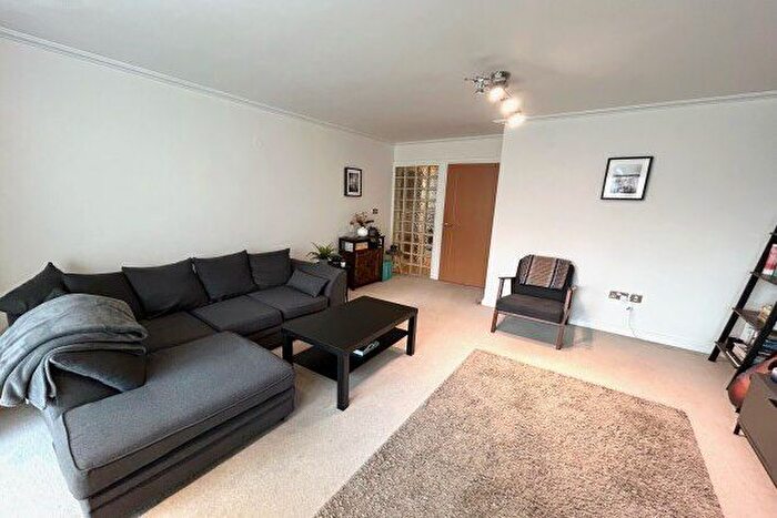 2 Bedroom Flat To Rent In Chandlery Way Taliesin Court, Cardiff, CF10